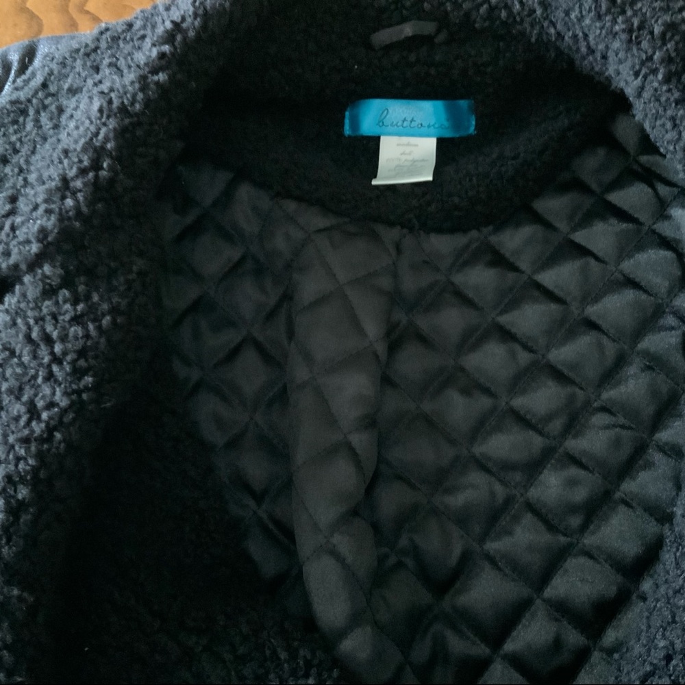 Buttons Vest - Picture 4 of 5
